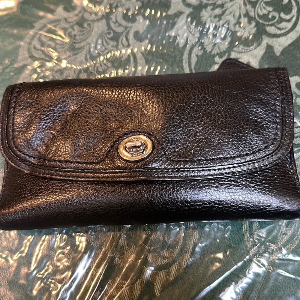 Coach wallet 💳 used in good condition please check all pictures